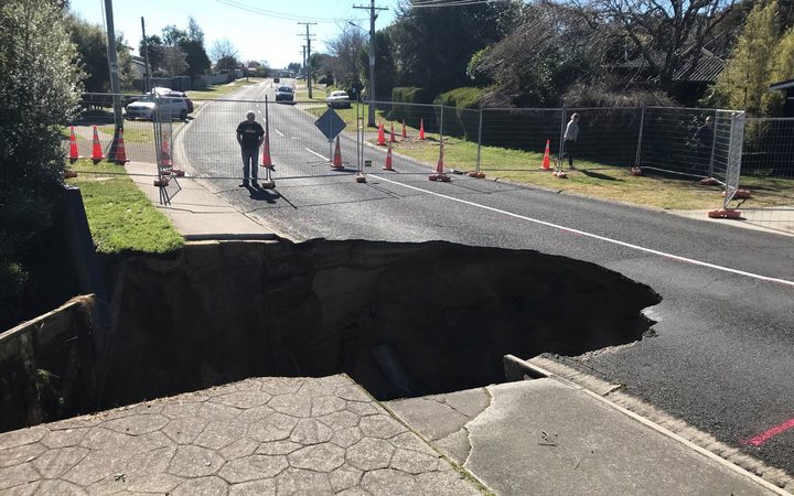 Ten Metre Sinkhole Opens Up In Taupō Rnz News