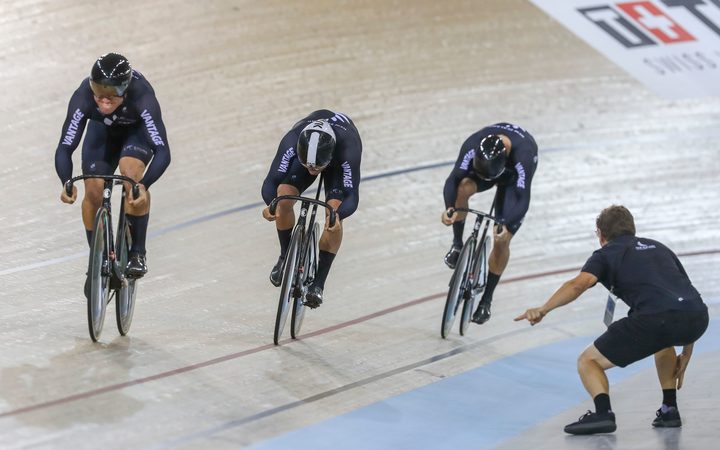 team sprint cycling