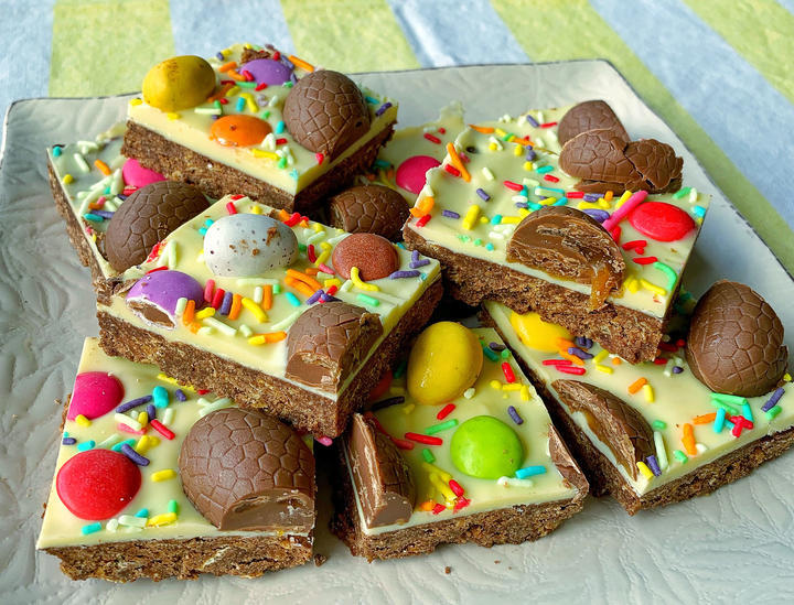 No-bake Chocolate Easter Egg Slice | RNZ Recipes