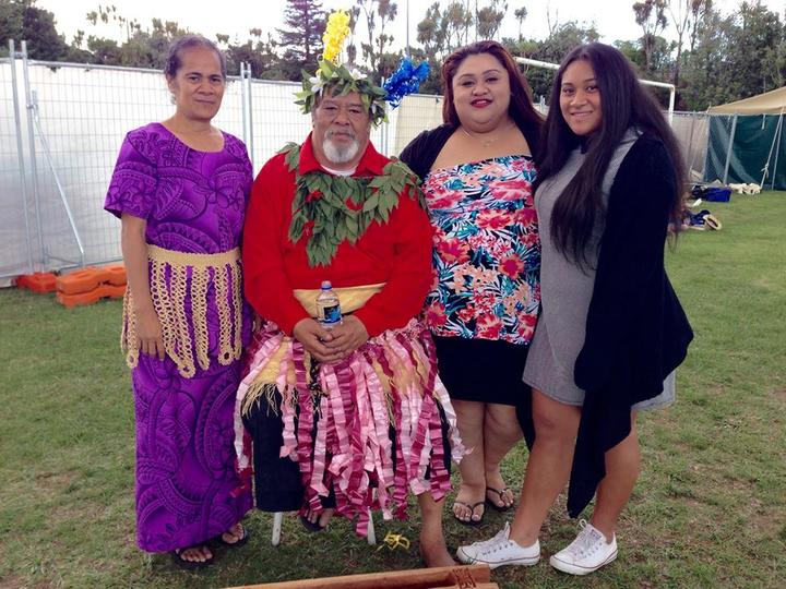 The late Saia Akauola with his family