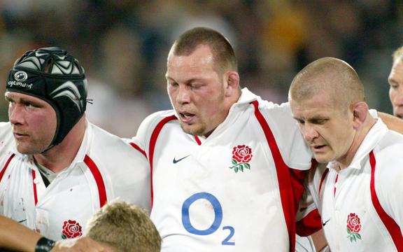 Inghilterra prima fila, L-R, Graham Rowntree, Steve Thompson, Phil Vickery.  2003.
