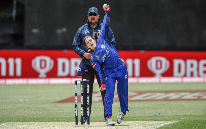 Auckland Hearts left-arm spinner Fran Jonas bowls in the Dream11 Super Smash match against the Central Hinds, Eden Park Outer Oval Auckland, Saturday 4th January 2020. 