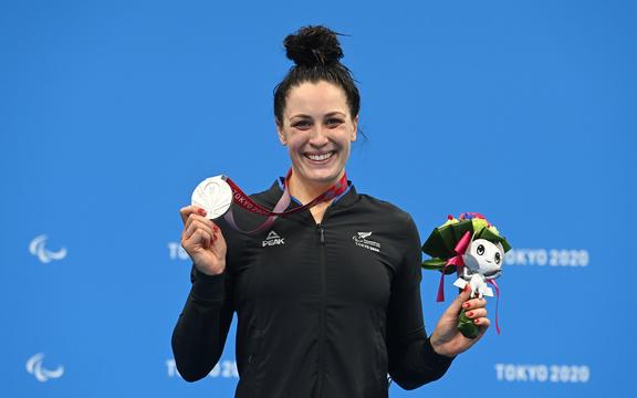 Sophie Pascoe ha vinto l'argento nella finale dei 100 metri rana femminili SB8.  Paralimpiadi di Tokyo.