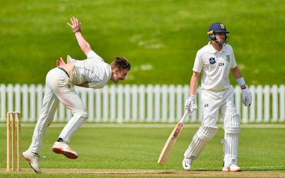 Blair Tickner di Central Bowls contro Otago.