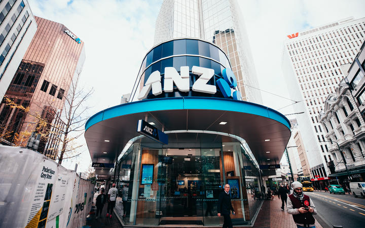 ANZ, ASB face class action over refunds for 150,000 customers thumbnail
