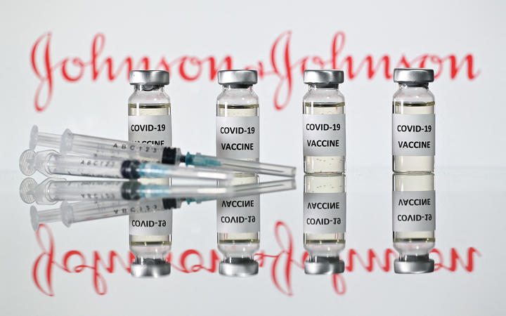 Johnson Johnson Covid Vaccine Fda Approves Single Shot Jab Rnz News