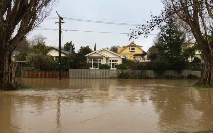 Flood-hit Christchurch residents start to clean up | RNZ News