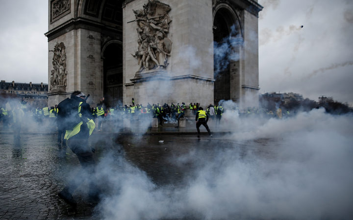 Gilets Jaunes Protest Hits French Business Economy Rnz News