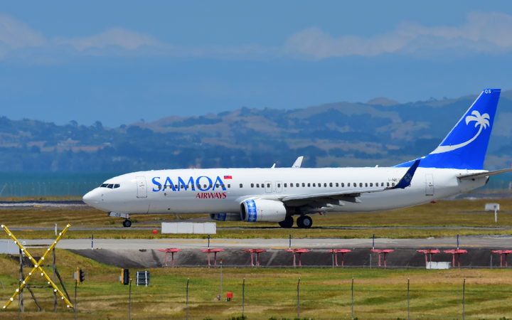 Samoa Airways Boeing 737-800 taxiing at Auckland International Airport.