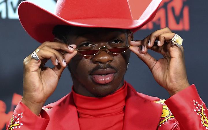is lil nas x gay or straight