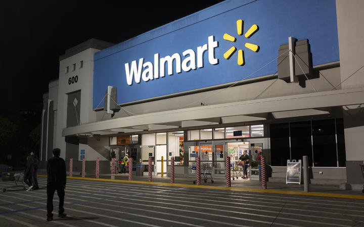 Plane crashes near Walmart supermarket in US, killing 5 | RNZ News