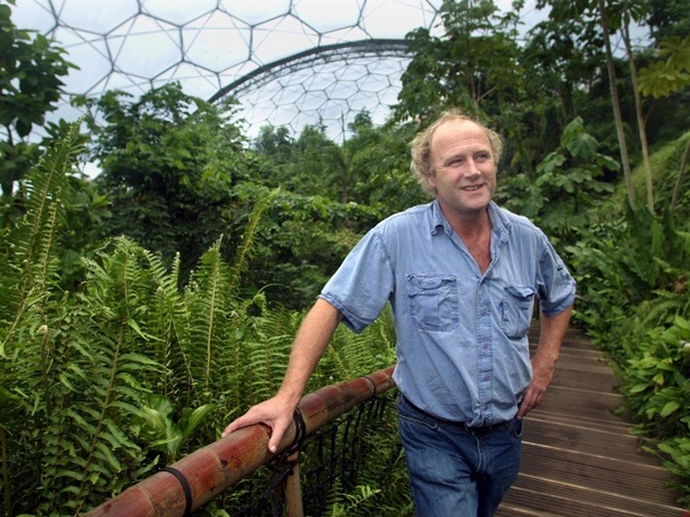 tim smit in rainforest biome steps